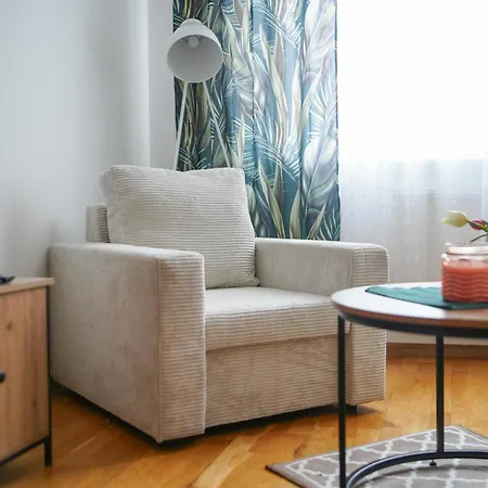 Spacious By Bookinghost קולובז'ג